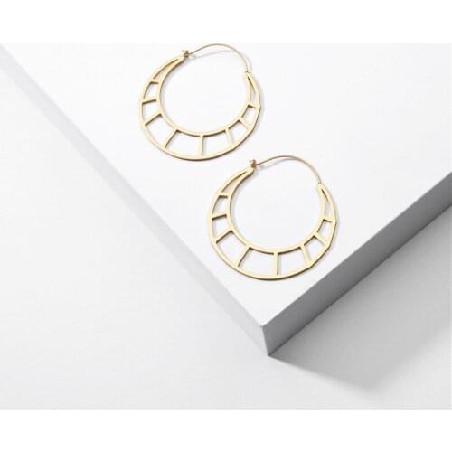 2020 New Trend Geometric hollowed-out irregular round earrings with exaggerated womens earrings