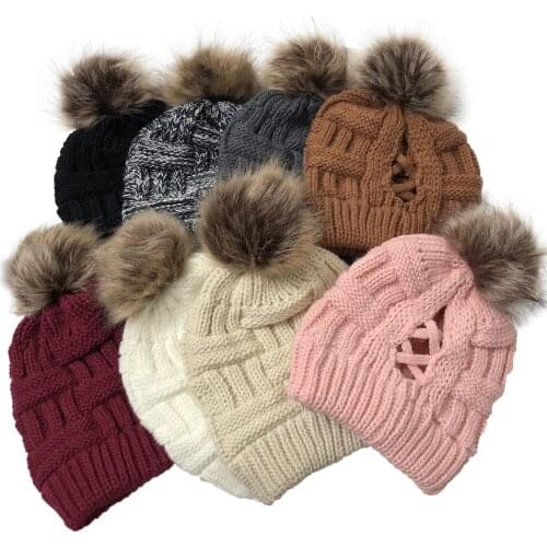 Exclusives Soft Beanie hat Fur Pom Women Knit Winter Hat Stretch Ponytail Beanie Hat Messy Bun Cable Knit Slouchy Warm Hat