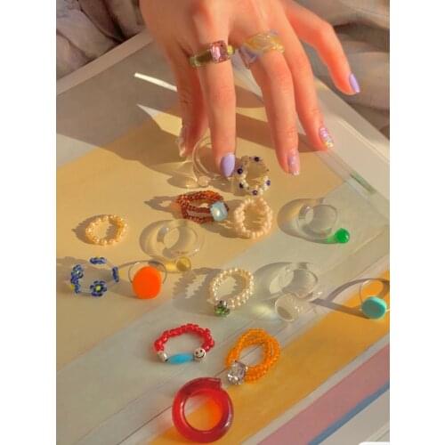 HUANZHI 2020 New Trendy Colorful Resin Transparent Rhinestone Geometric Rectangle Acrylic Rings for Women Girls Vacation Jewelry