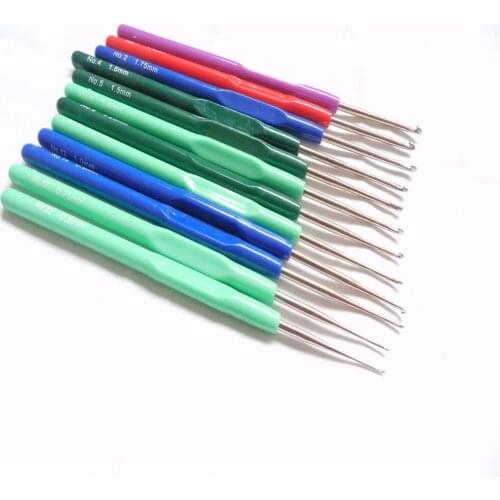 Retail 12size/set 10 sets/lot Knitting Needlework Kits Smooth Plastic Handle Crochet Hooks Knitted needle hook DIY knitting tool
