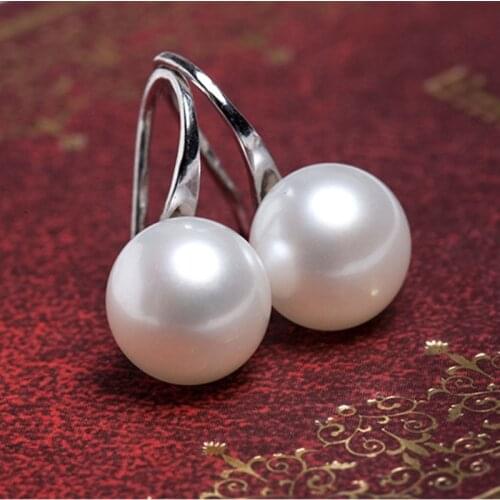 New Fashion Simulated Pearls Stud Earrings For Women Wedding Girl Fashion Jewelry Sweet Crystal Brincos Bijoux Pendientes