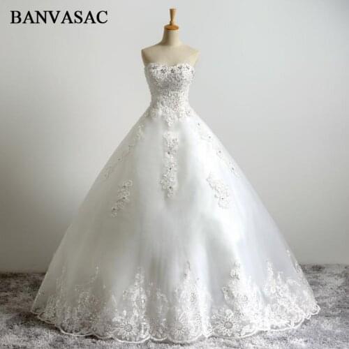 BANVASAC 2017 New Elegant Embroidery Strapless Wedding Dresses Sleeveless Crystals Satin Lace Bridal Ball Gowns