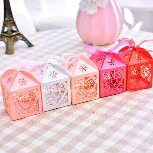 10Pcs/set Love Heart Laser Cut Hollow Carriage Favors Gifts Candy Boxes With Ribbon Baby Shower Wedding Party Supplies