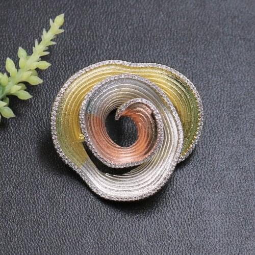 Lanyika Fashion Jewelry Abstract Geometry Rose Flower Brooch Pendant for Engagement Daily Micro Paved Zircon Popular Gifts