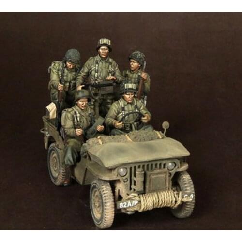 5 US soldiers in World War II need to assemble and paint 1:35 resin soldier sand table model