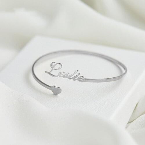 Womens Stainless Steel Open Bangle Custom Name Heart-Shaped Bracelet Fashion Simple Womens Jewelry Wedding Party BirthdayGift