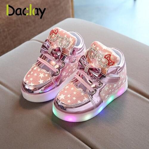 Daclay New Design Kids Shoes Casual Boys and Girls Skateboard Shoes Five Star Design with Led Light Bottom for Kids