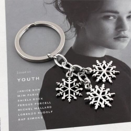 1Pc Lovely Christmas Snowflake KeyChain Snow Flake Key Chain Ring Purse Pendant For Classic Lovers' Gift Jewelry