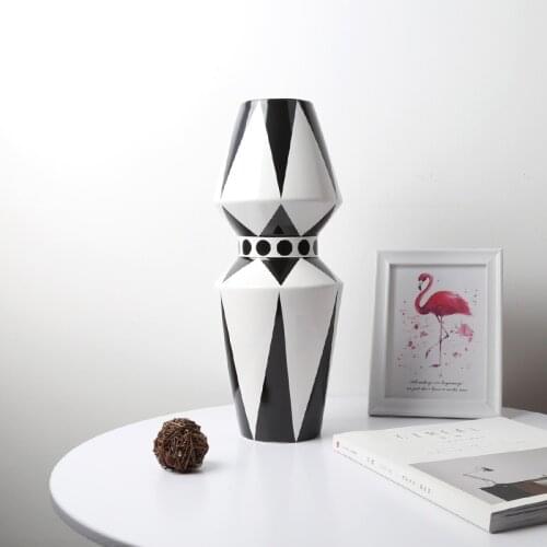 Black and White Vase Stripes Irregular Shape Vase Simple Modern Ceramic INS Decoration Home Nordic Decoration Home Floor Vase