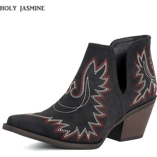 New Western Cowgirl Boots Fashion Retro Cowboy Ankle Boots for Women Autumn Winter Pointed Wedge High Heel Boots Print Size34-43