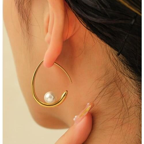 Korea New Trendy Minimalist Metal Curved Hook Water Drop Pearl Earrings For Charm Women Hip Hop Fashion Ear Hook Jewelry Gift