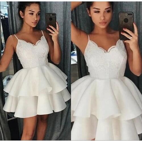 White Short Graduation Dresses 2021 Spaghetti Strap Backless Tiered Skirts Lace Appliques Mini Prom Party Homecoming Dresses