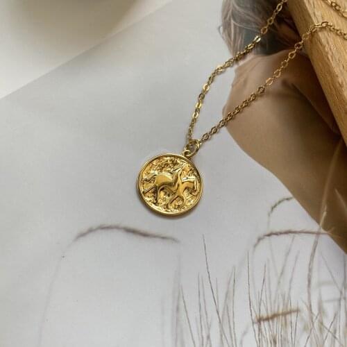 925 Sterling Silver Necklace Retro Roman Coin Pendant Clavicle Chain Simple Temperament 18K Gold Medal Sweater Chain