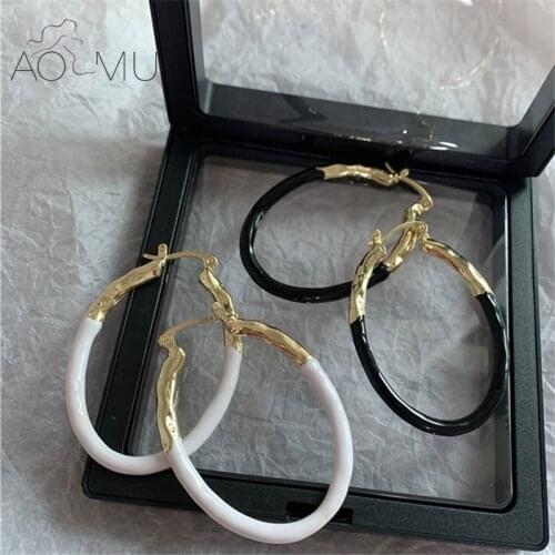AOMU New French Fashion Stitching Oval Black White Enamel Personality Ear Buckle Hoop Earrings for Women Jewelry Accessories