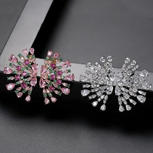 New Sector Shape Small Earrings Women Fashion Charm Luxury Jewelry White Colors Natural Zircon Stud Earrings Party Wedding New