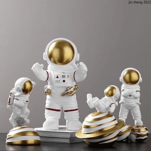 European Resin Astronaut Decoration Creative Figure Figurine Home Childrens Room Desktop Astronaut Deco Home Deco Birthday Gift