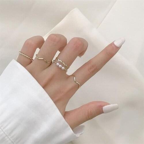 ZOSHI Fashion Star Design Geometry Punk Rings Set for Women Circular Finger Rings 7Pcs Golden Buckle Joint Tail Rings Jewelry