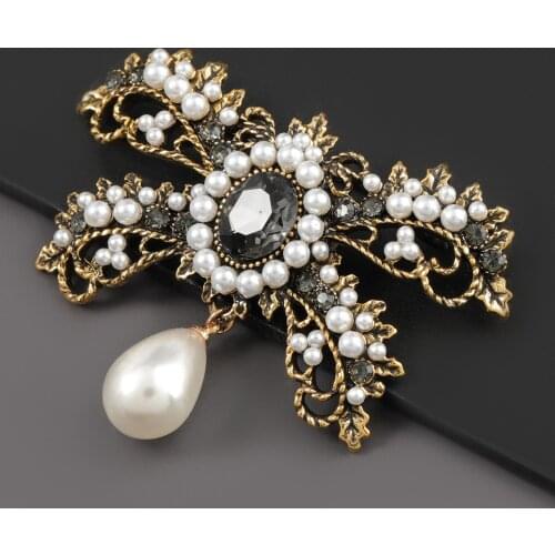 CINDY XIANG Gold Silver Metal Rhinestone Bowknot Brooches Fashion Crystal Bow Simulation Pearls Shirt Brooch Pins For Women Girl