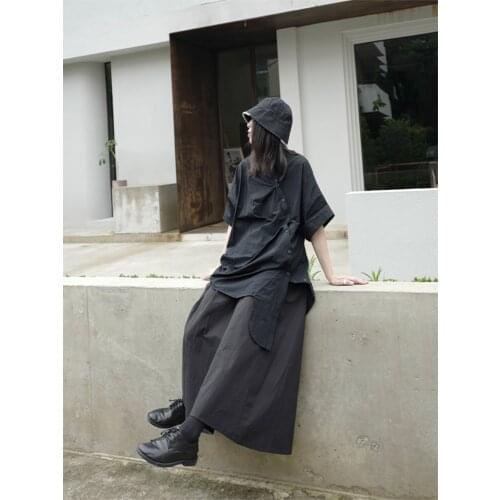 The new summer womens T-shirt asymmetrical irregular design feel front and back two wear short sleeves T-shirt