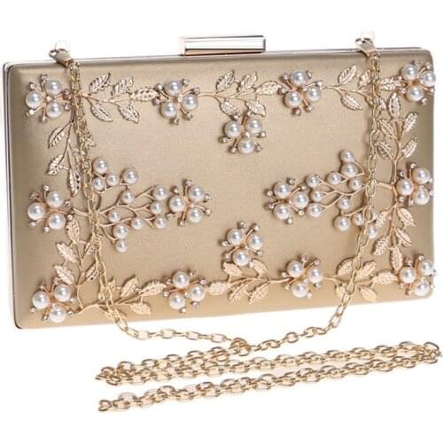 2020 new PU high quality chain buckle Messenger bag stylish and elegant retro bag in hand Pearl flower evening gift bag