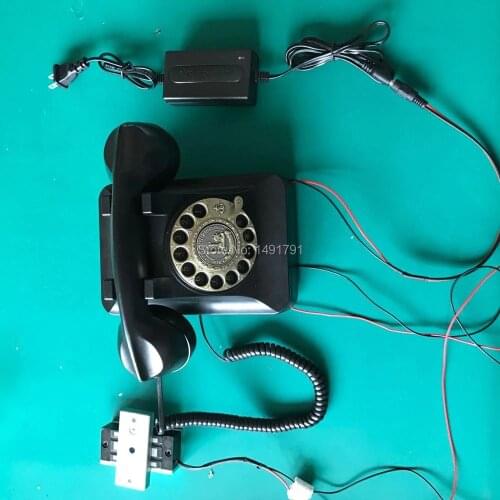 Takagism game prop Smart phone Prop dial correct phone password to open the lock and got audio sound clues escape chamber room