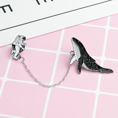 2018 Cartoon pins Astronaut And Whales enamel Pins coat cap backpack Pin Buckle Shirt Badge Fashion Gift for Friend jewelry