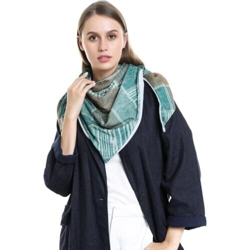 Women Contrast Color Plaid Large Triangle Scarf with Clip Winter Autumn Neck Warmer Snood Thermal Blanket Poncho Shawl