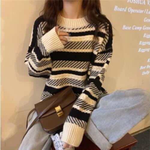 2021 autumn and winter New Retro lazy style Pullover striped knit backing loose outer round neck sweater for women