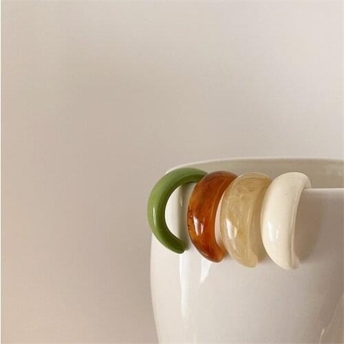 AOMU Vintage Brown Green White Acrylic C-Shaped Earrings Irregular Smooth Texture Reflective Geometric Hoop Earrings for Women