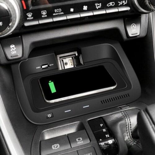 10w car QI wireless charger for Toyota RAV4 RAV 4 2019 2020 charging plate wireless phone holder accessories for iPhone 8 X