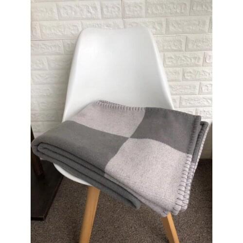 European and American nobles luxury 1510G thick gray H blanket shawl scarf, thick air conditioning sofa aircraft blanket shawl