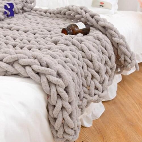 Ins Nordic Fashion Hand Chunky Knitted Chenille Blanket Thick Yarn Wool-like Polyester Bulky Winter Soft Warm Knitted Blankets