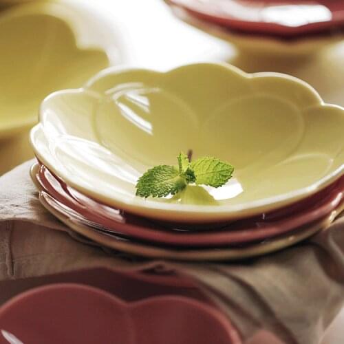 Made In Japan Ceramic Plates Irregular Flower Porcelain Dishes Solid Pigmented 6 Inch Dessert Cake Cute Creative Plate Dish