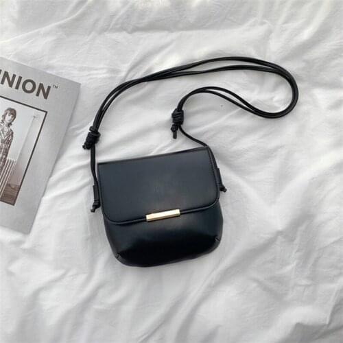 New Korean version 2021 womens bag autumn and winter fashion trend straddle bag Pu retro flip small square bag