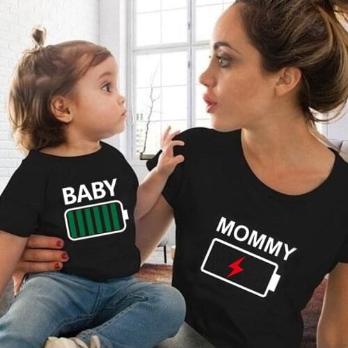 Father Mom and Kids Clothing 1pc Summer Mother and Daughter Clothes Family Matching Outfits Battery Funny Black T-shirt