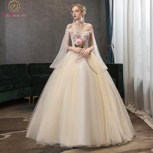 Champagne Prom Dresses Ball Gown Graduation Robes Tulle Lace Applique Beaded Off Shoulder Sweetheart Flowing Cape Evening Gowns