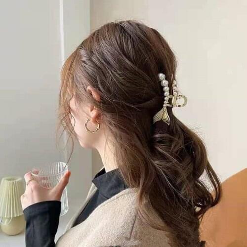 Korea Fashion Fish Tail Shiny Crystal Imitation Pearl Geometric Hollow Hair Claws Crab Vintage Metal Hair Clips For Women