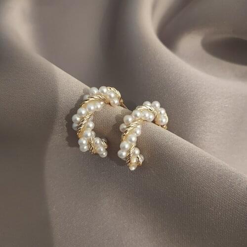 High-end pearl earrings earrings niche design earrings earrings retro ladies Hong Kong style earrings jewelry