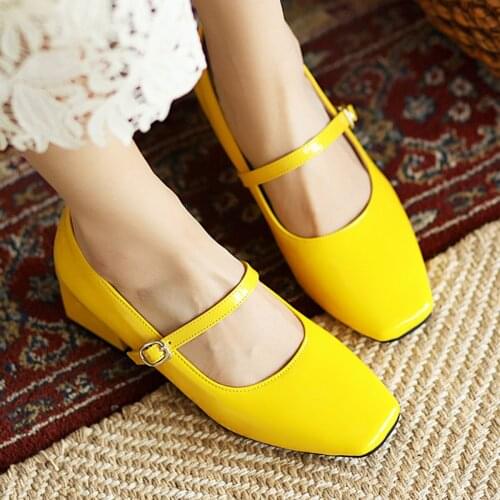 Oversized Bright And Breathable Five-Color Patent Leather Candy Shoes Square-Toe Mirrored Patent Leather Sweet And Cute Pumps