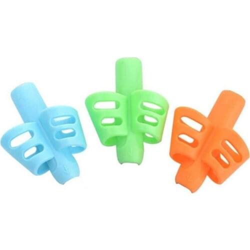 Soft silicone two-finger pen holder with ergonomic handle random color handwriting holder for children and adults