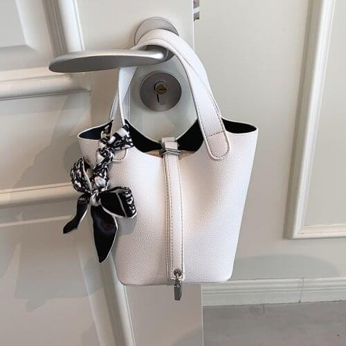 Ribbon Bucket Bag 2021 Summer New High Quality PU Leather Womens Designer Handbag Luxury Brand Handbag Portable Travel Bags