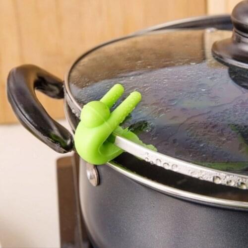 Anti-overflow Villain Silicone Pot Rack Kitchen Supplies Heightening Pot Cover Home Leisure Creative Mobile Phone Bracket 2 pcs