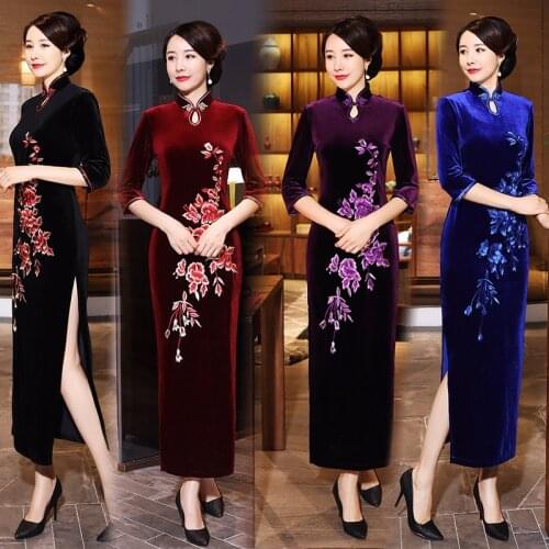 Red Traditional Embroidered Dress Female Long Cheongsam Dress Chinese Wedding Party Qipao Dress High Quality Clothing Plus Size