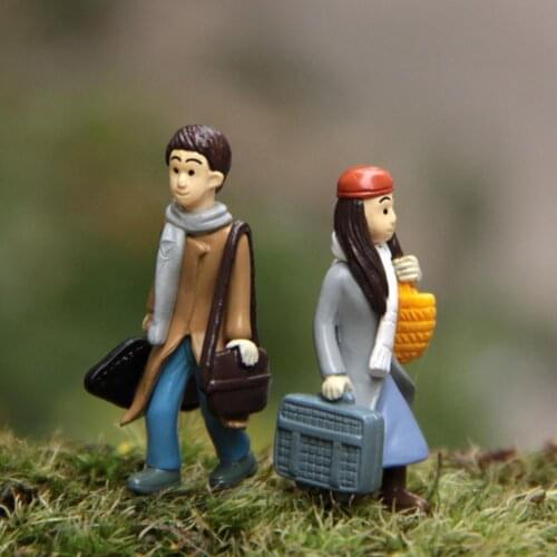 2Pcs/Set Couples Figurine Creative Innovative Adorable Miniature Man Women Doll for Holiday