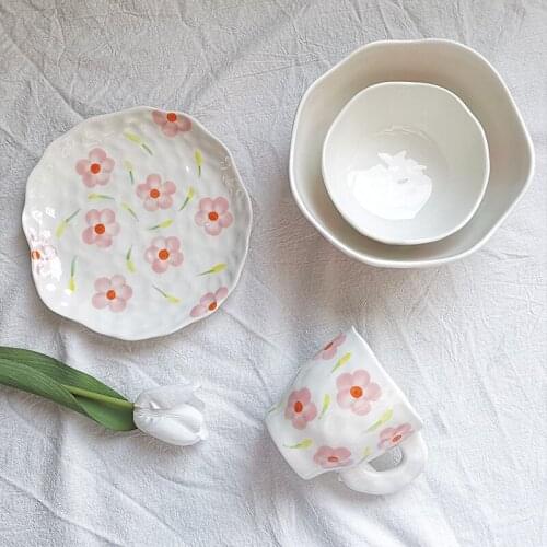 Xinming ins holds irregular hand-painted flowers, mugs, household breakfast plates, afternoon refreshments, heart plates, fruit