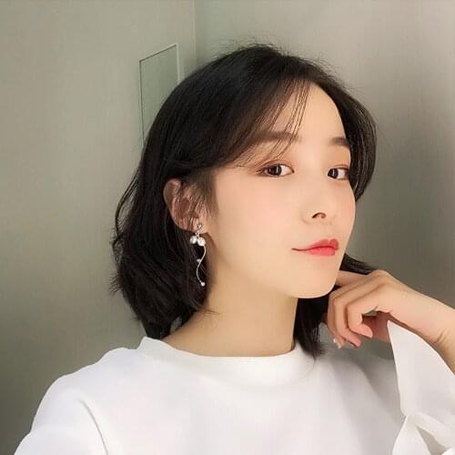 Korean handmade delicate asymmetrical earrings moon imitation pearl rhinestone earrings wholesale fashion earrings