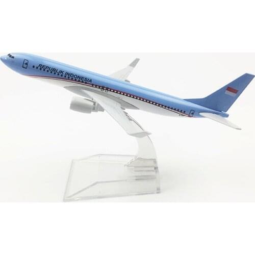 16CM 1/400 Scale Boeing B737 REPUBLIK INDONESIA Airline Plane Model Diecast Alloy Airframe With Base Airplane Kids Toys Aircraft