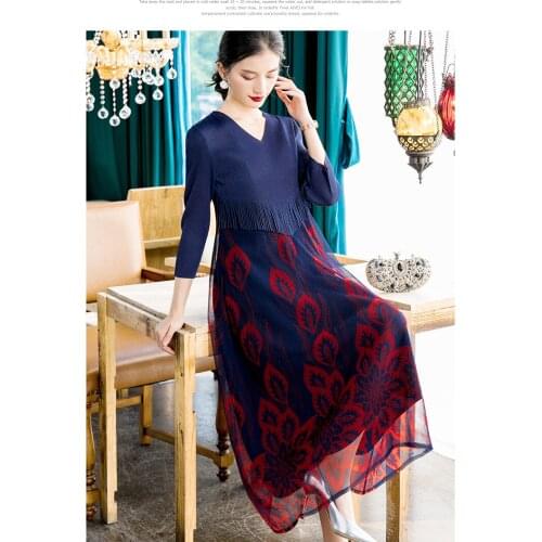 HOT SELLING Miyake fold v-neck Fashion Western style long mesh printed tassel dress A-Line dress IN STOCK