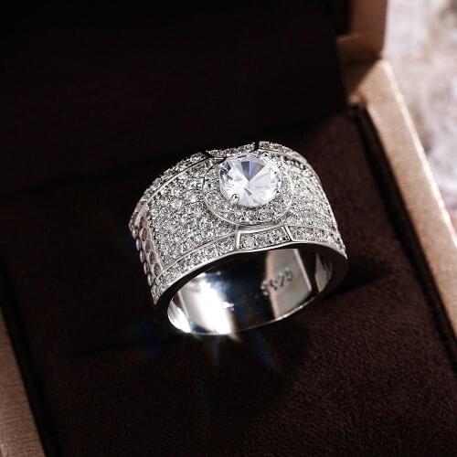 Huitan Silver Color Fashion Men Wedding Bands Anniversary Ring Dazzling CZ Stone Gorgeous Male Party Rings Statement Jewelry New