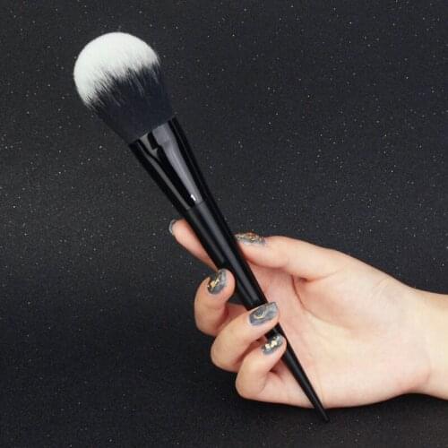 1 Pcs Foundation Concealer Brush High Light Blush Pressed Powder Base Makeup Set Makeup Large Brush Soft Wood Handle Portable